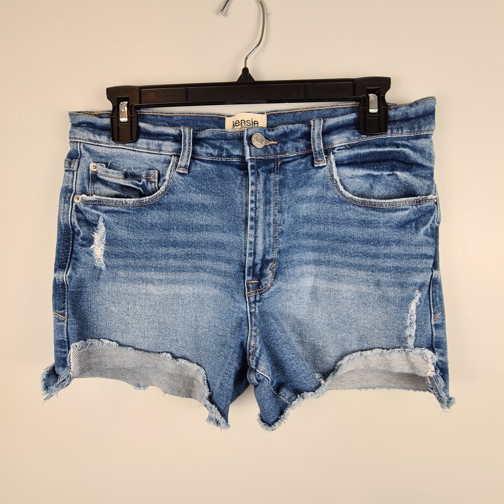 Kensie Jeans Women's The High Rise Short Size 8/29 Distressed Blue Denim Raw Hem